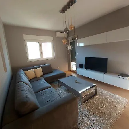 Lovely Apartment - City Kvart Apartman *